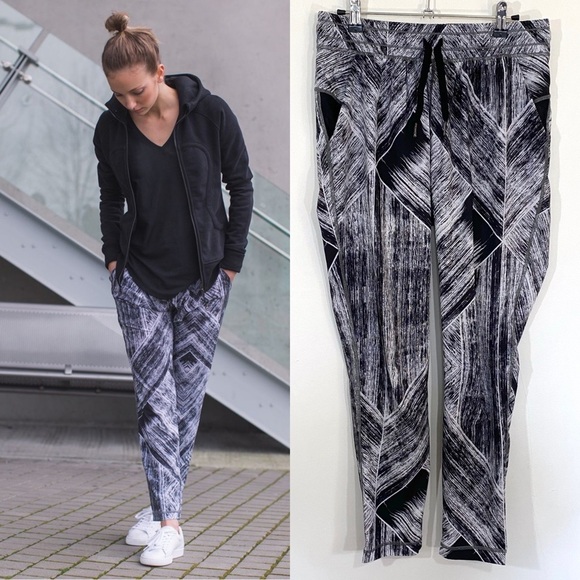 Lululemon Namaskar Pant Heat Wave White Black Jet Trouser Jogger Casual Pants 4 - Picture 1 of 5